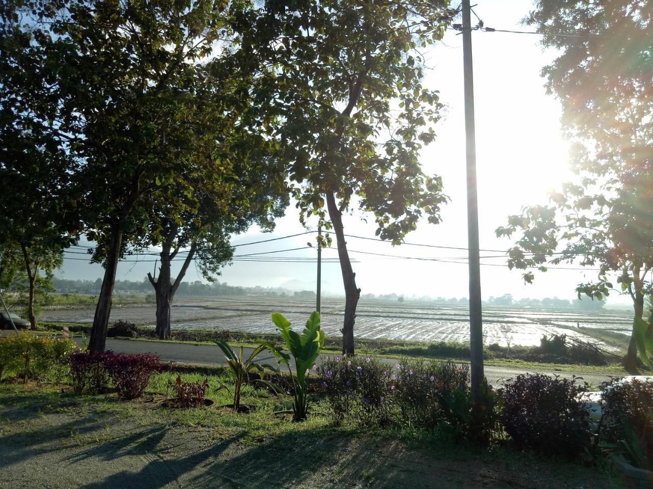 Idul Sunrise View Hotel Pantai Cenang  Buitenkant foto