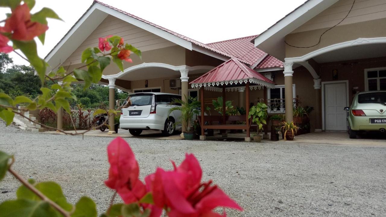 Idul Sunrise View Hotel Pantai Cenang  Buitenkant foto